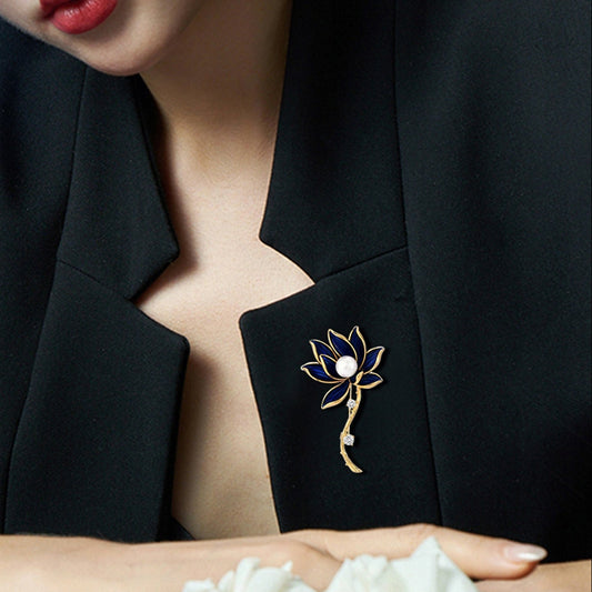 Kwiat lotosu - broszka pozłacana 14k złotem