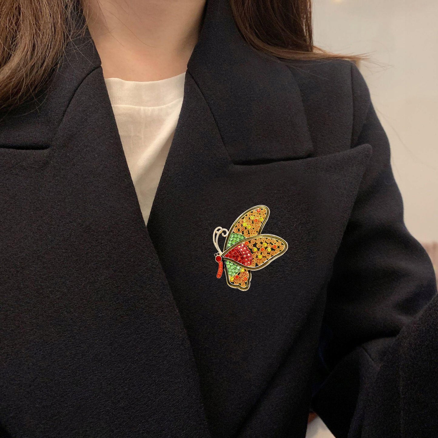 Motyl z kolorowymi cyrkoniami - broszka na prezent