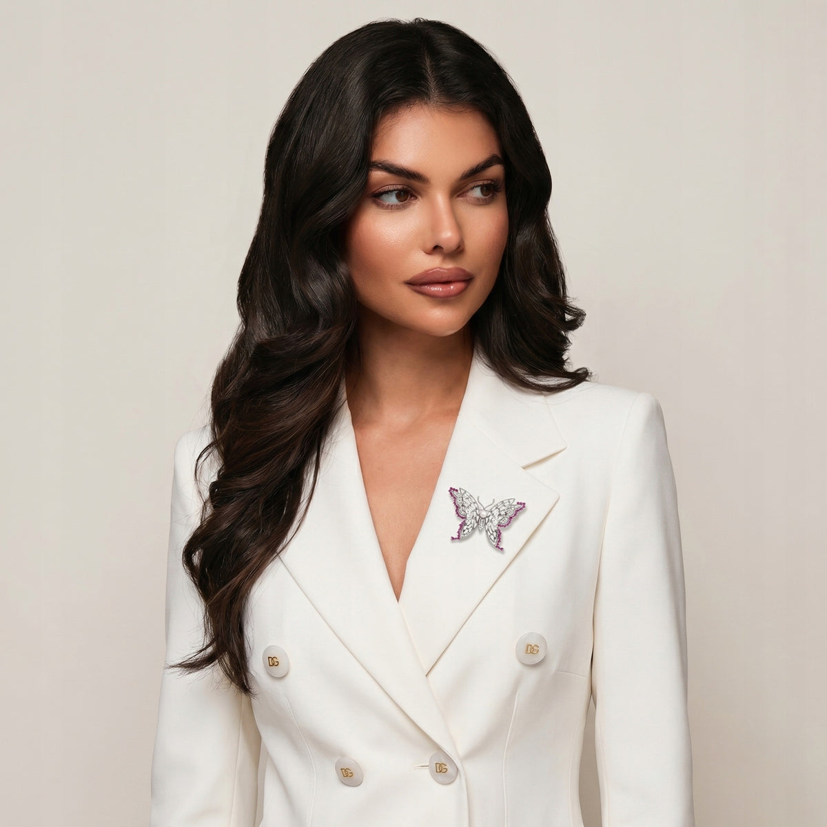 Broszka motyl srebrna z perłą i różowymi kamieniami elegancka