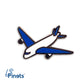 Samolot biało-niebieski - przypinka dla podróżnika