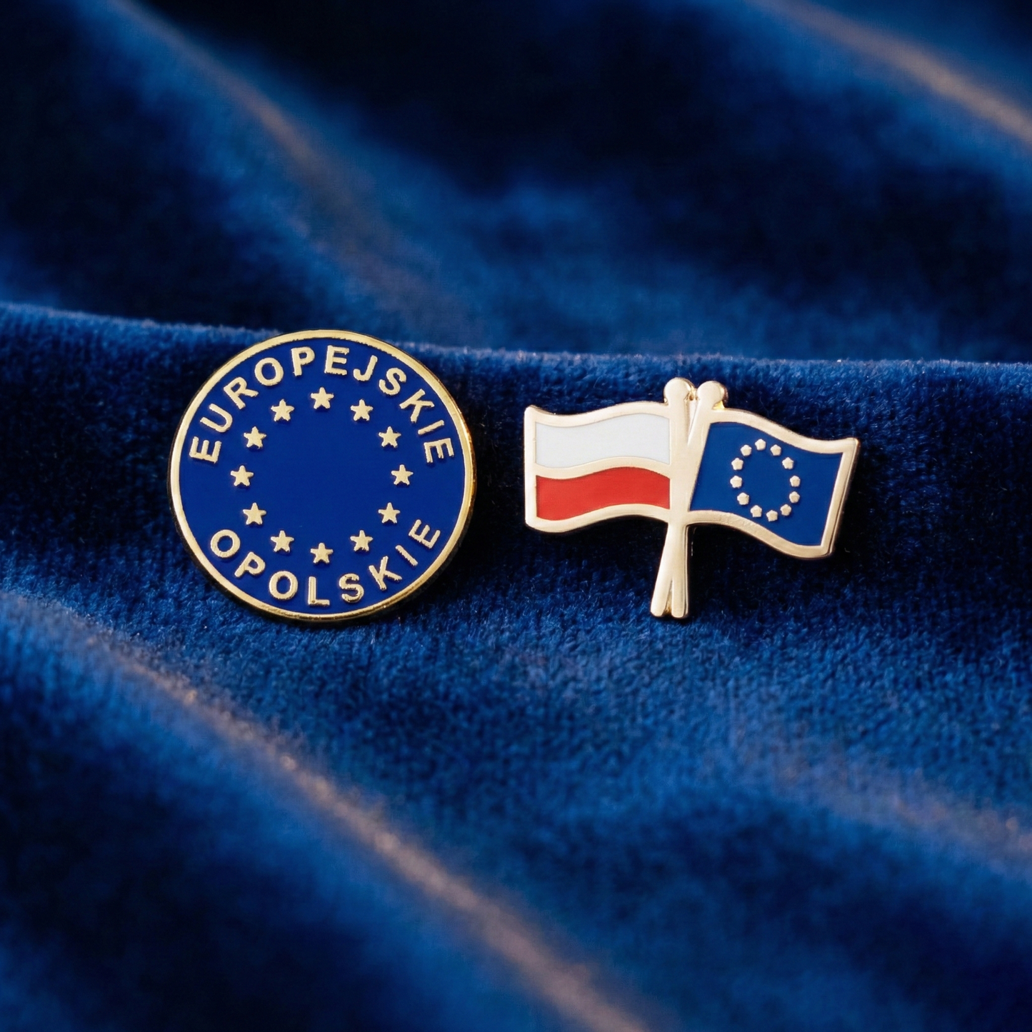 Emaliowane przypinki na indywidualne zamówienie