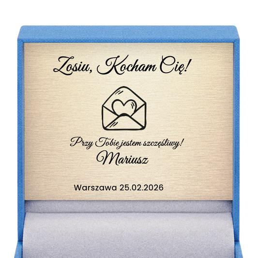 Pudełko z dedykacją dla niej