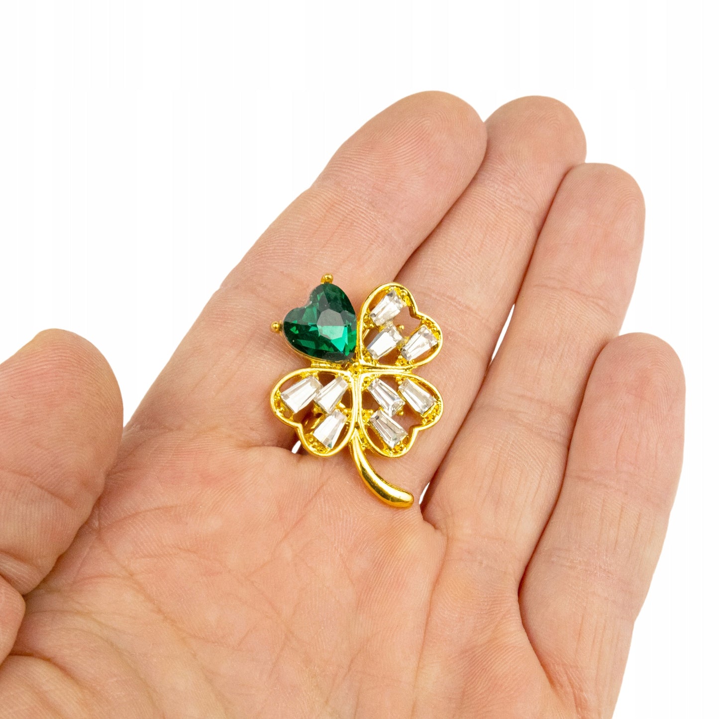 Koniczynka złota z zielonym sercem - broszka z cyrkoniami