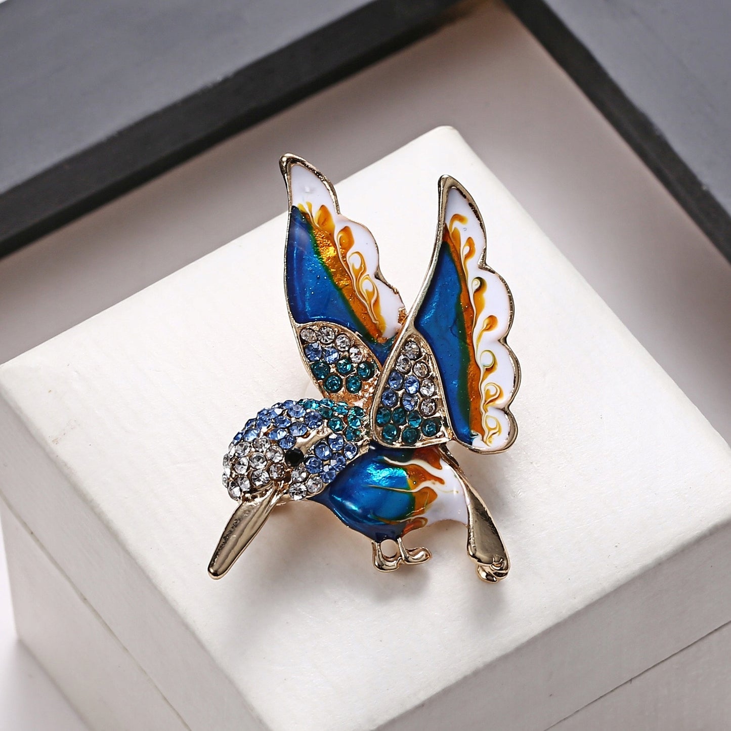 Koliber błękitny - urocza broszka z ptaszkiem